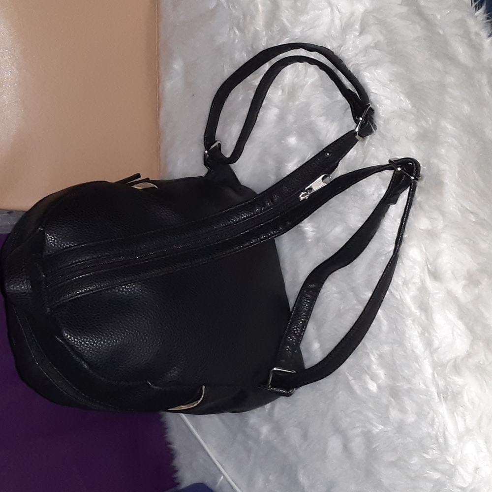 🎒 Medium black backpack - Picture 5 of 9